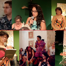 A imagem mostra uma colagem de fotos de um evento literário, possivelmente uma roda de leitura ou sarau. Diversas pessoas — em sua maioria mulheres — estão lendo trechos de livros ou poemas ao microfone, algumas segurando livros abertos. O ambiente é acolhedor, com paredes verdes e obras de arte decorando o local. As expressões são de atenção, entusiasmo e participação ativa, sugerindo um evento voltado à valorização da literatura e da expressão cultural.