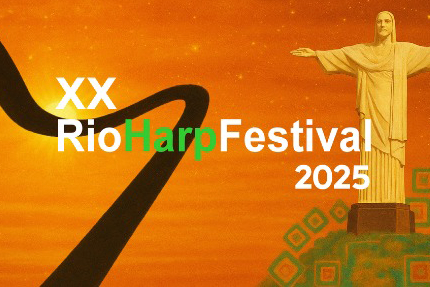 A imagem é um cartaz do evento XX RioHarpFestival 2025. Em destaque está a estátua do Cristo Redentor com os braços abertos, ao fundo de um céu alaranjado. À esquerda, há uma forma curva preta, possivelmente representando uma harpa estilizada. O texto está em branco, com "Harp" em verde, e há elementos geométricos no canto inferior direito. O visual remete à cultura e paisagem do Rio de Janeiro, sugerindo um evento musical de destaque.